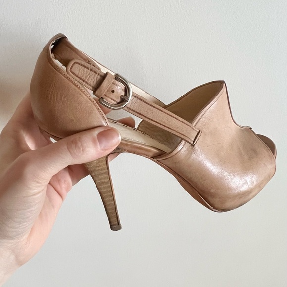 Tan Leather Coach Heals - Picture 2 of 10